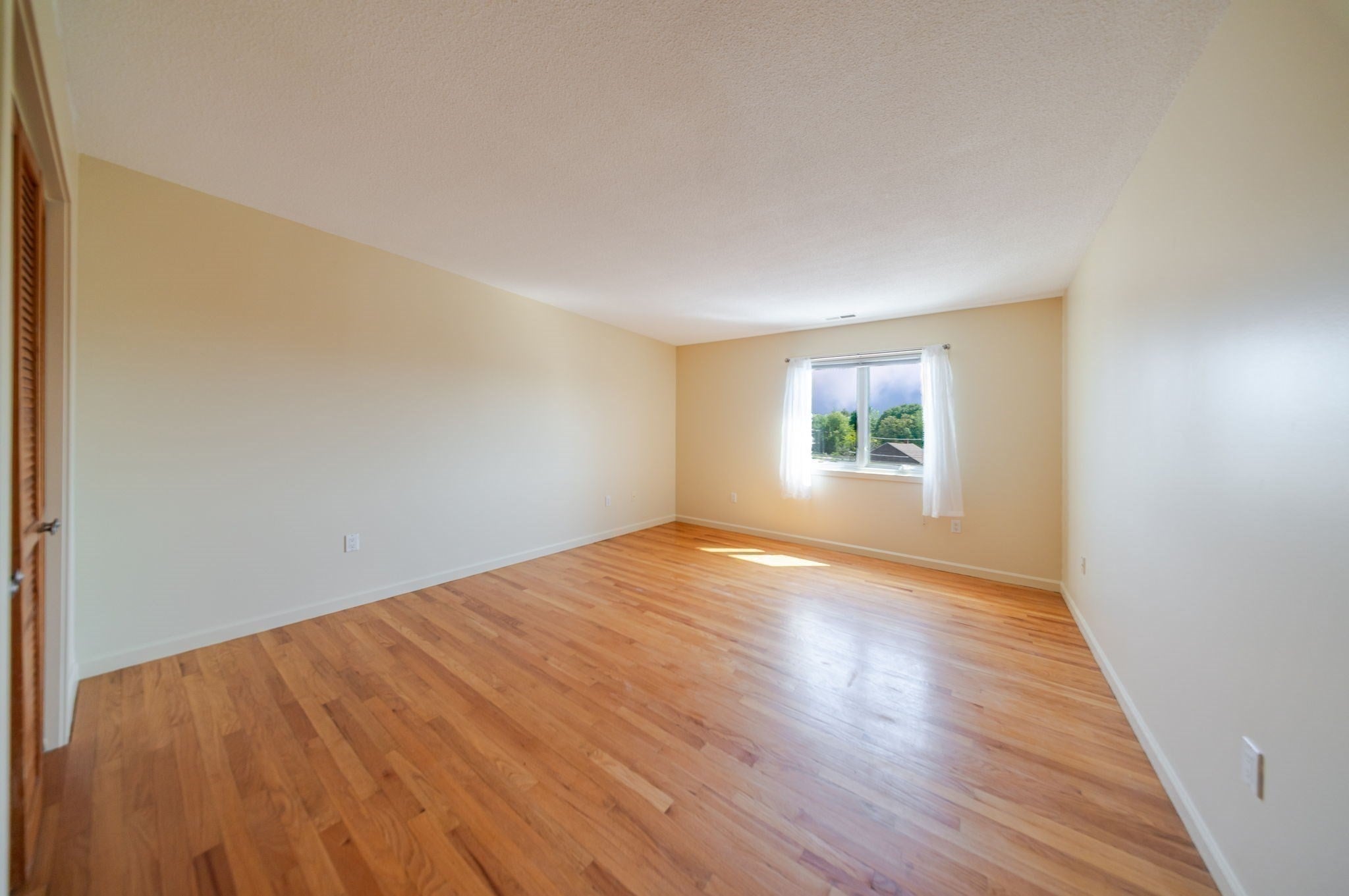 351 Pleasant St #9, Northampton, MA Photo #13