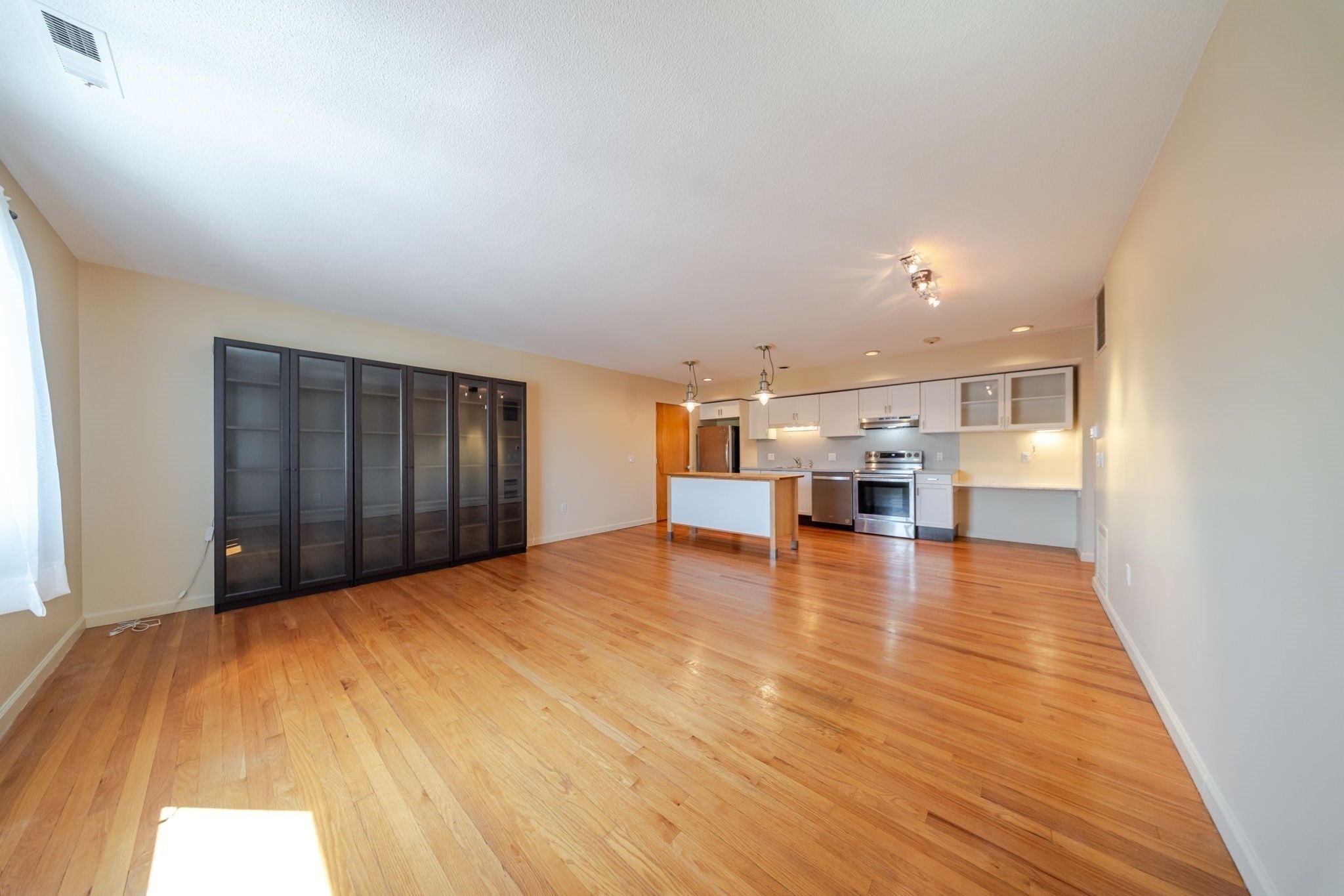 351 Pleasant St #9, Northampton, MA Photo #8