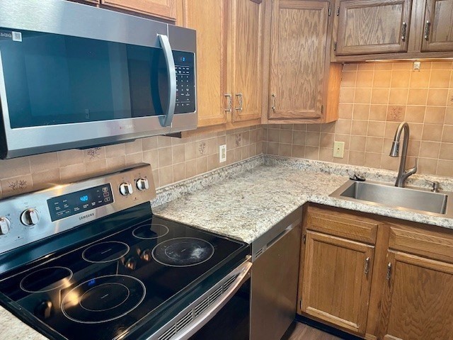 616 Boston Post Rd E 9