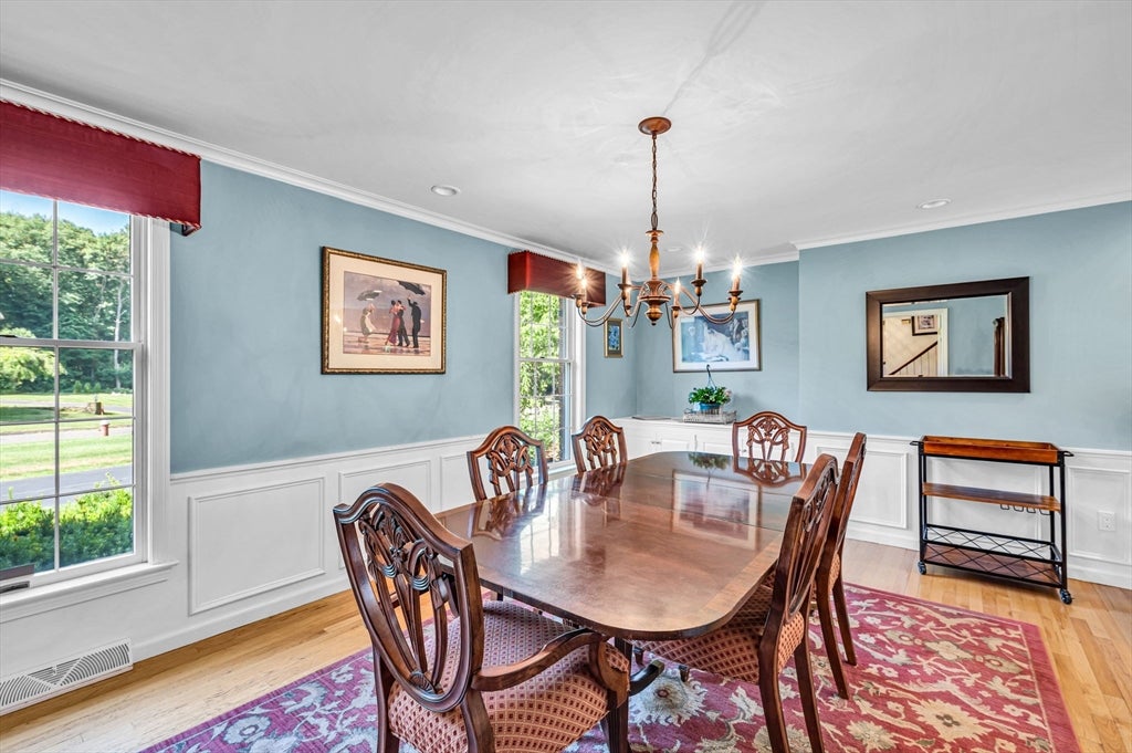115 Williamsburg Dr