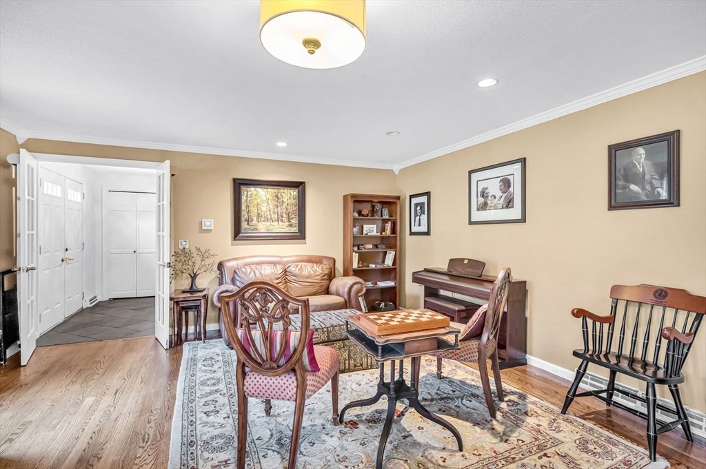 115 Williamsburg Dr