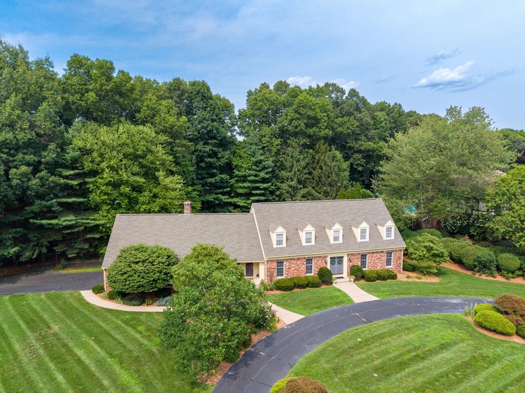 115 Williamsburg Dr