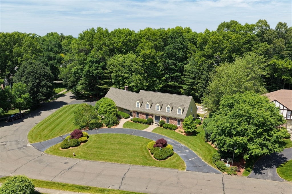 115 Williamsburg Dr