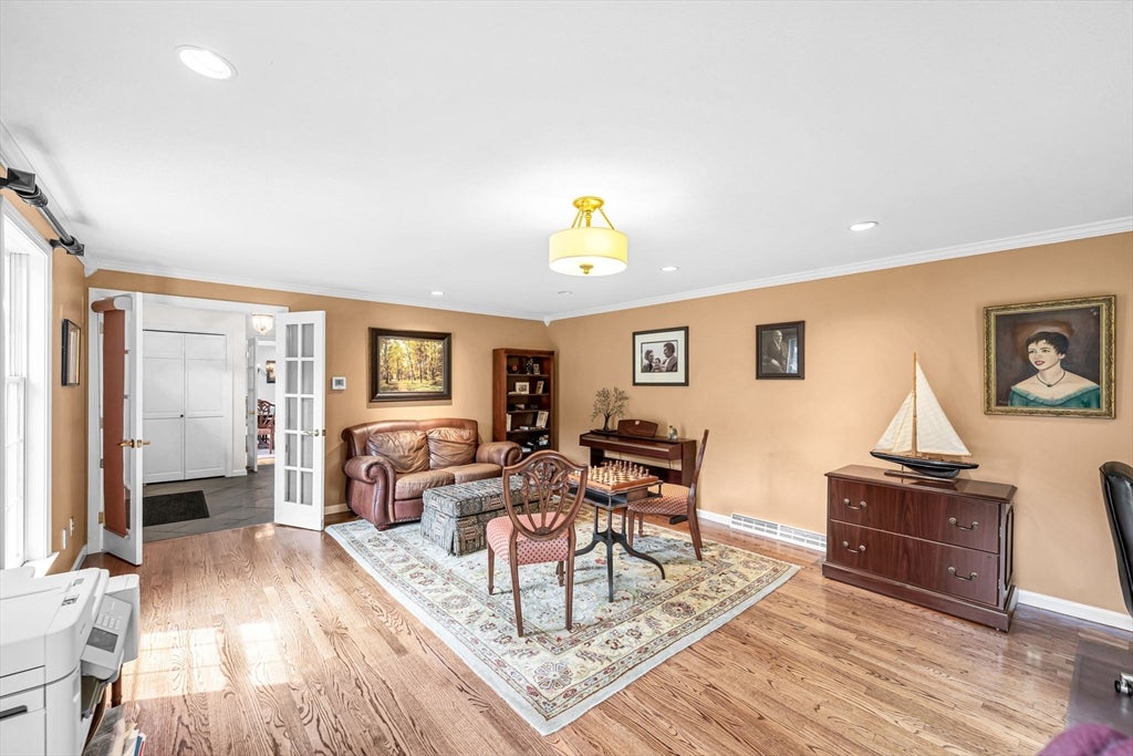 115 Williamsburg Dr