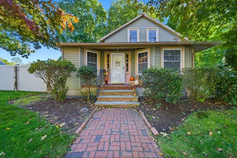 3 Corinne Pkwy Middleboro MA 02346