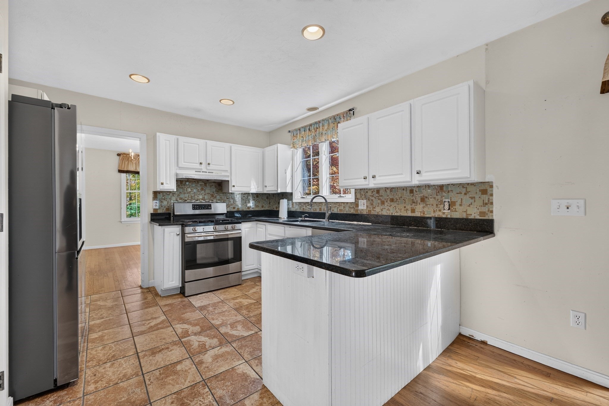 9 Arbor Drive, Shrewsbury, MA Photo #8
