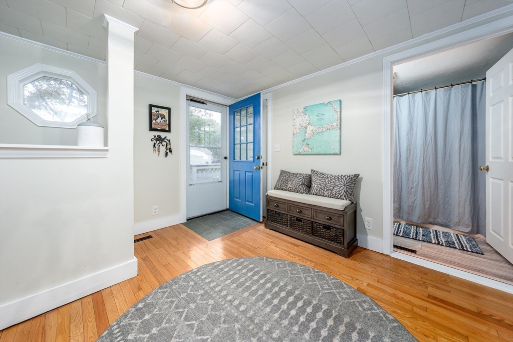 15 Sharon Rd