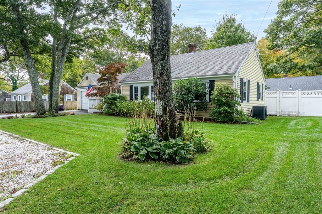 15 Sharon Rd