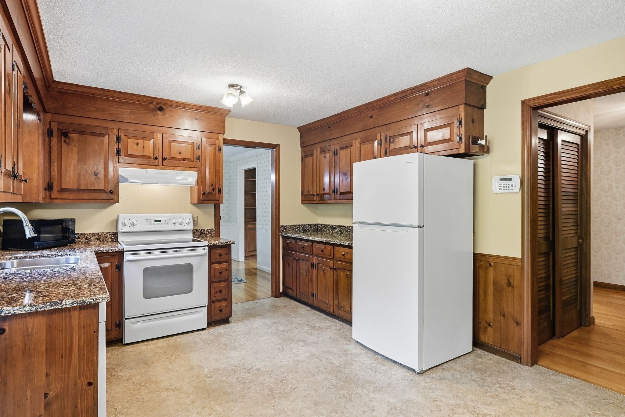4 Edson Dr, Wilbraham, MA, 4 Edson Dr, Wilbraham, MA Photo #10