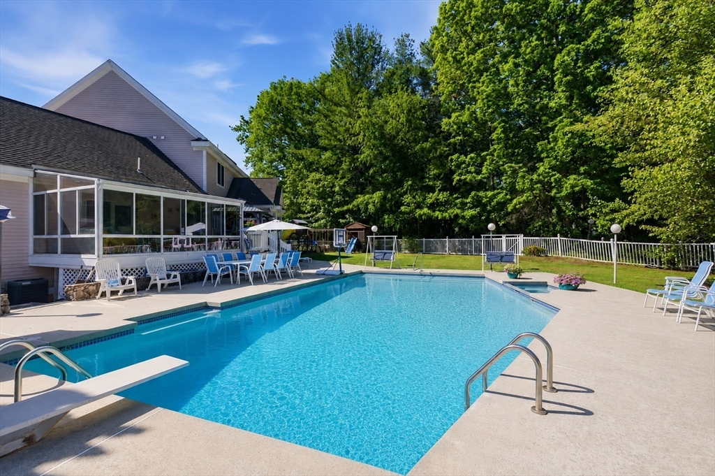 15 Long Pasture Rd