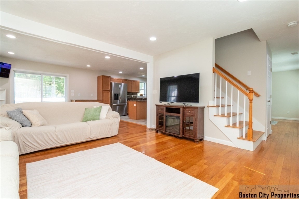 264 Charge Pond Rd