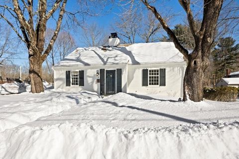 2 Woodbine Ln Hingham MA 02043