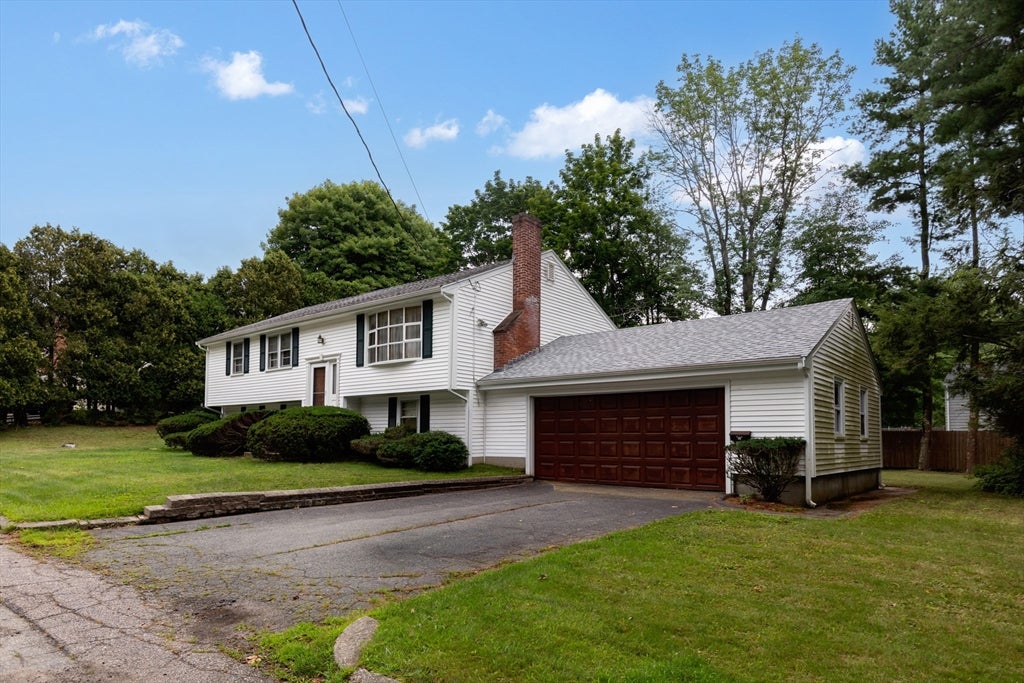 Photo: 44 Ellis Circle, Weymouth, MA