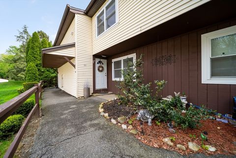 27 Mason Ct 27 Amesbury MA 01913