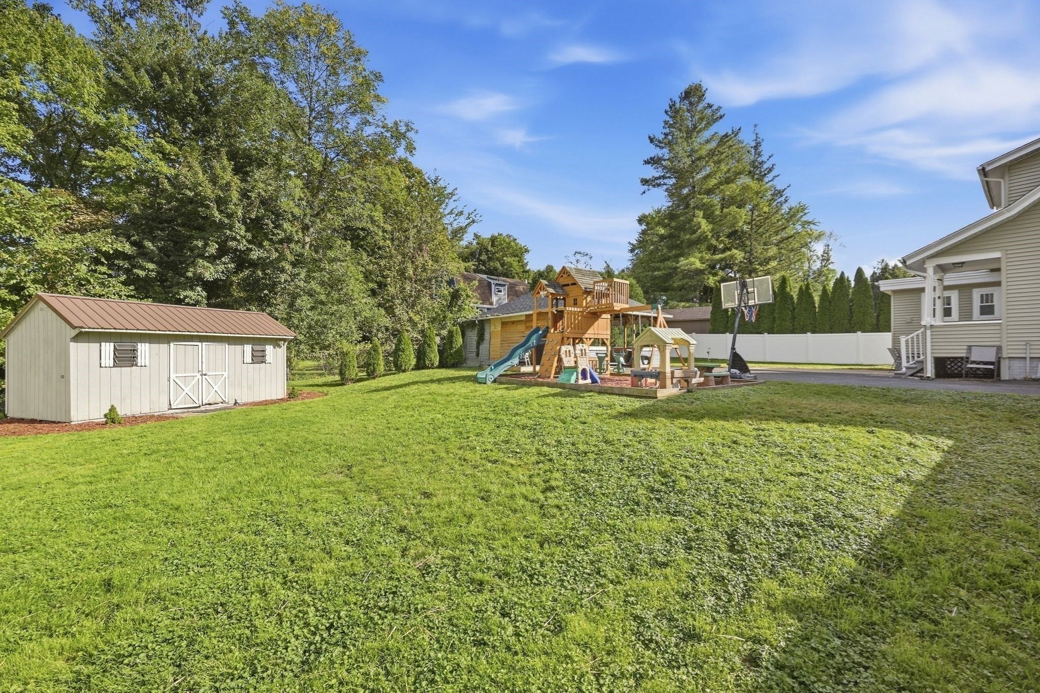 154 Ely Ave, West Springfield, MA Photo #33