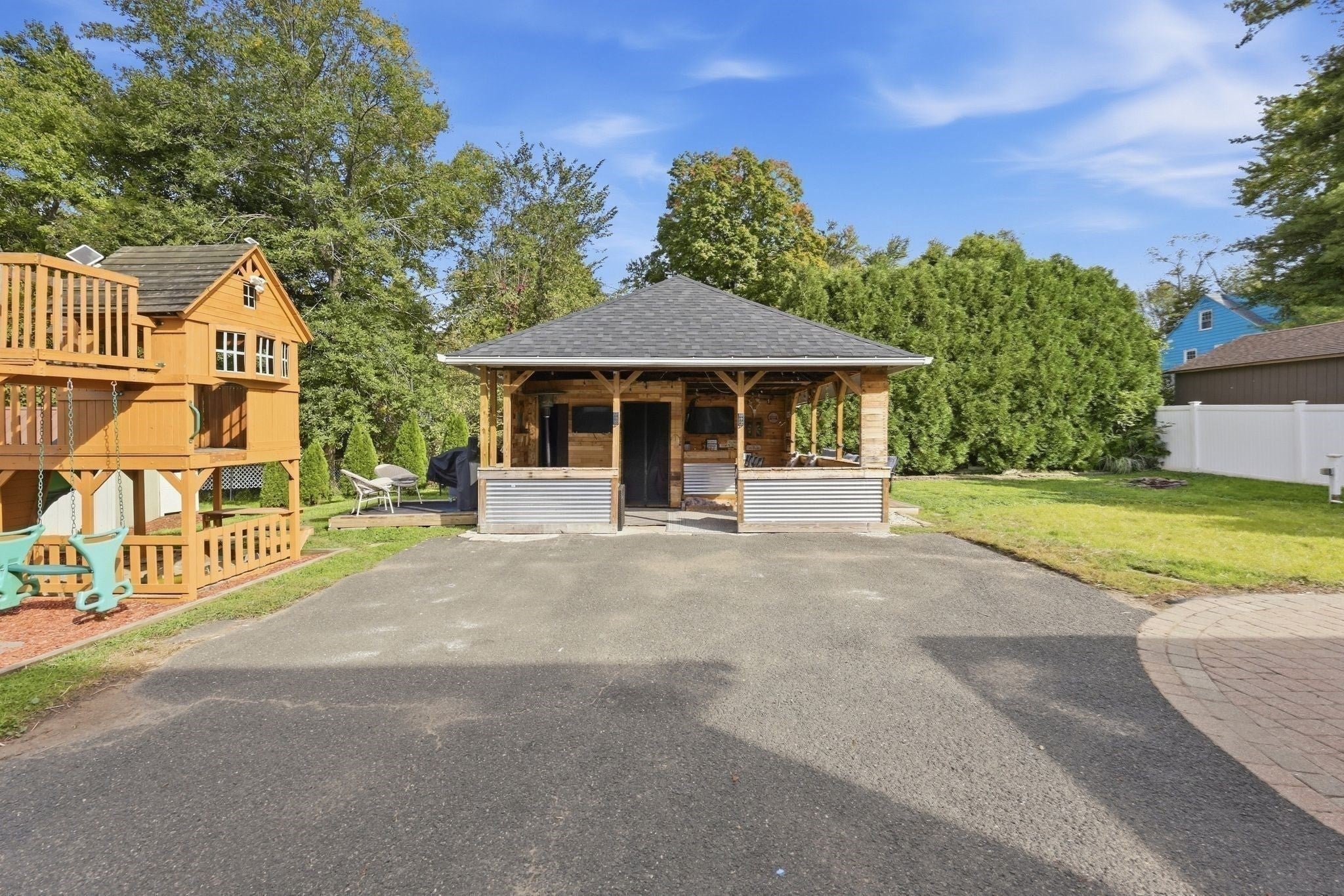 154 Ely Ave, West Springfield, MA Photo #37