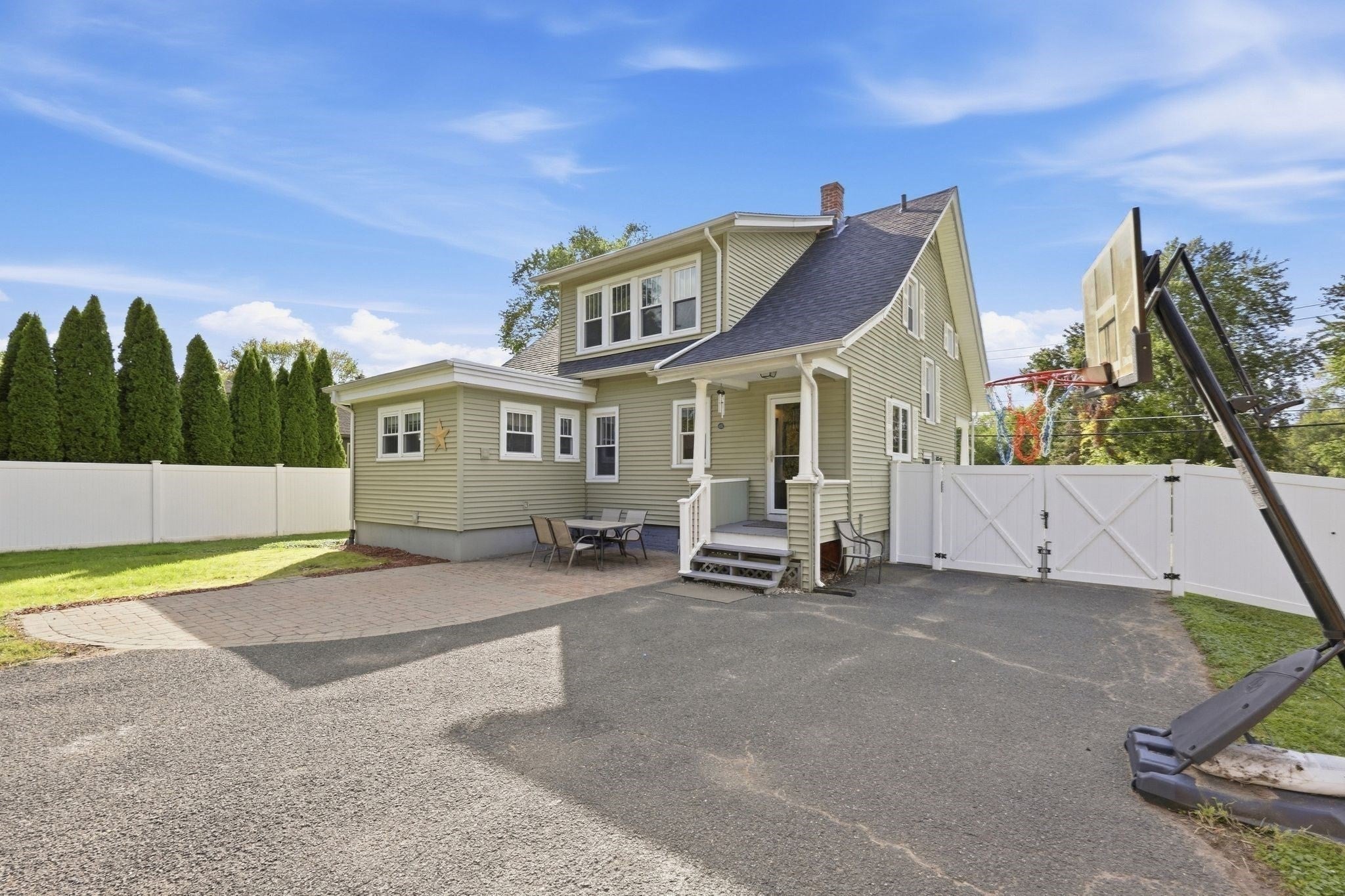 154 Ely Ave, West Springfield, MA Photo #30