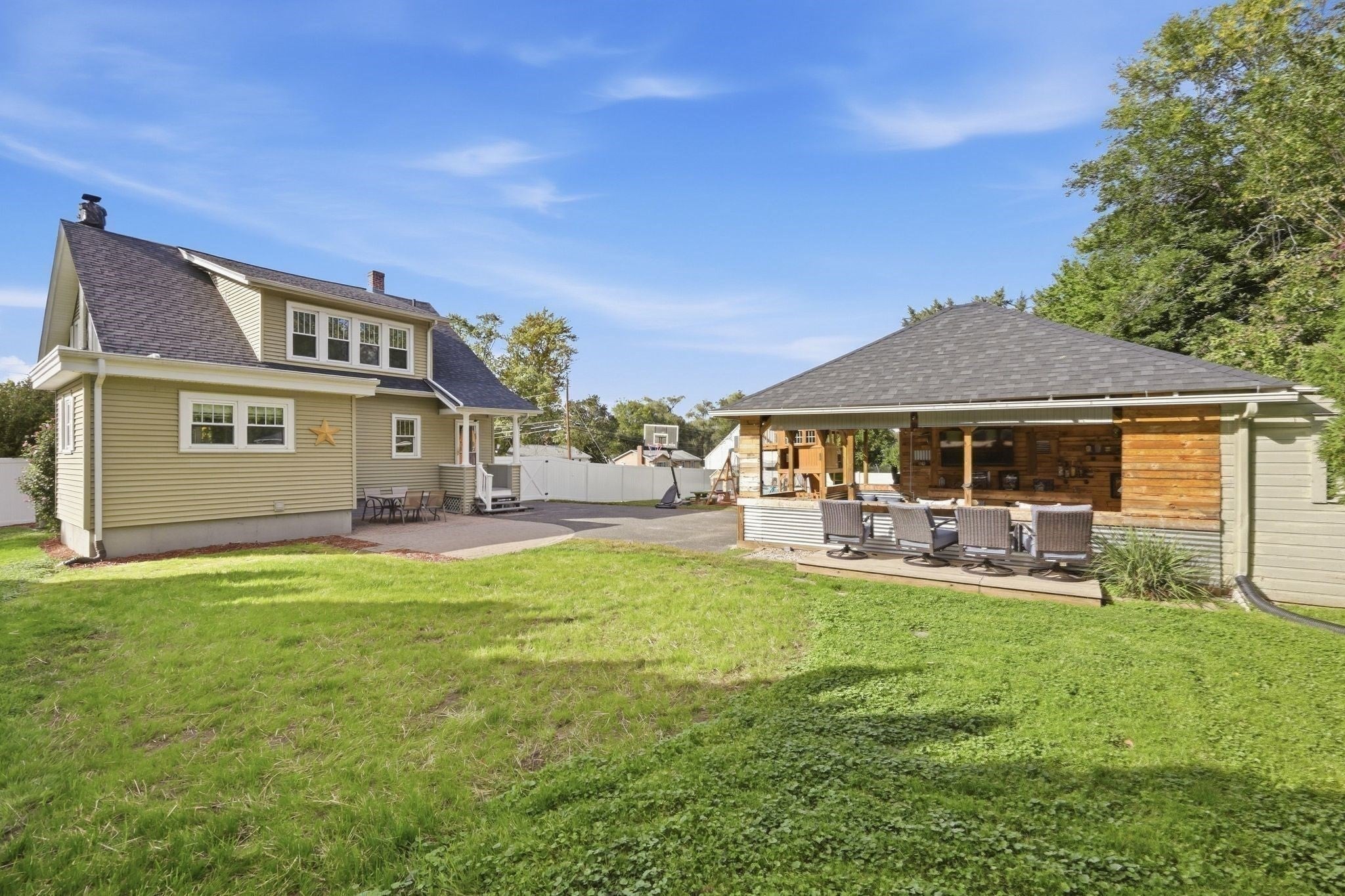 154 Ely Ave, West Springfield, MA Photo #35