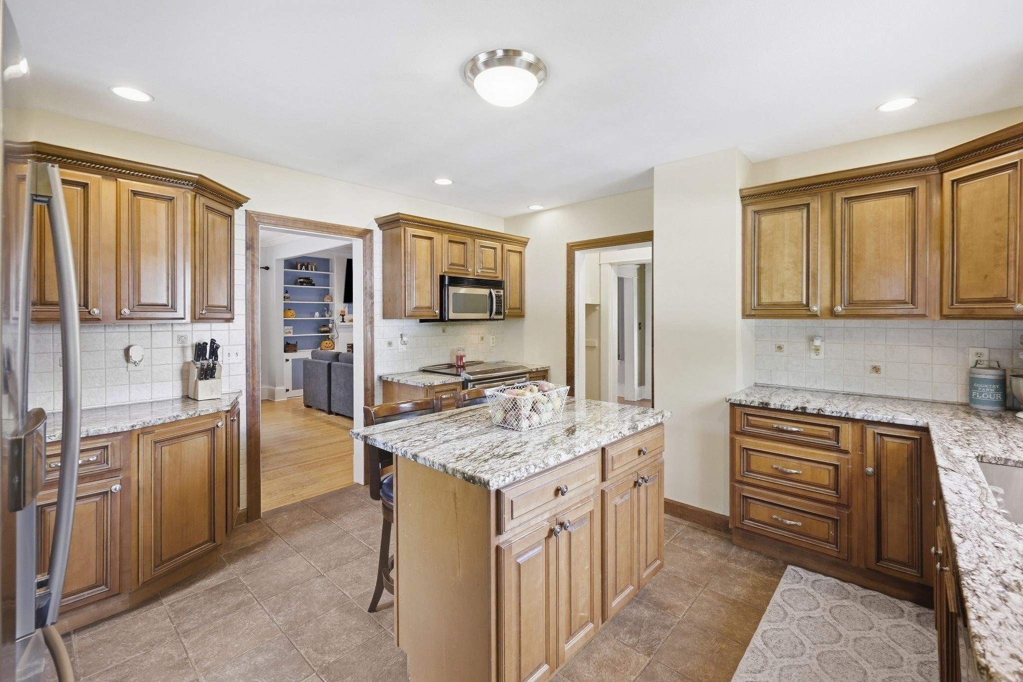 154 Ely Ave, West Springfield, MA Photo #8