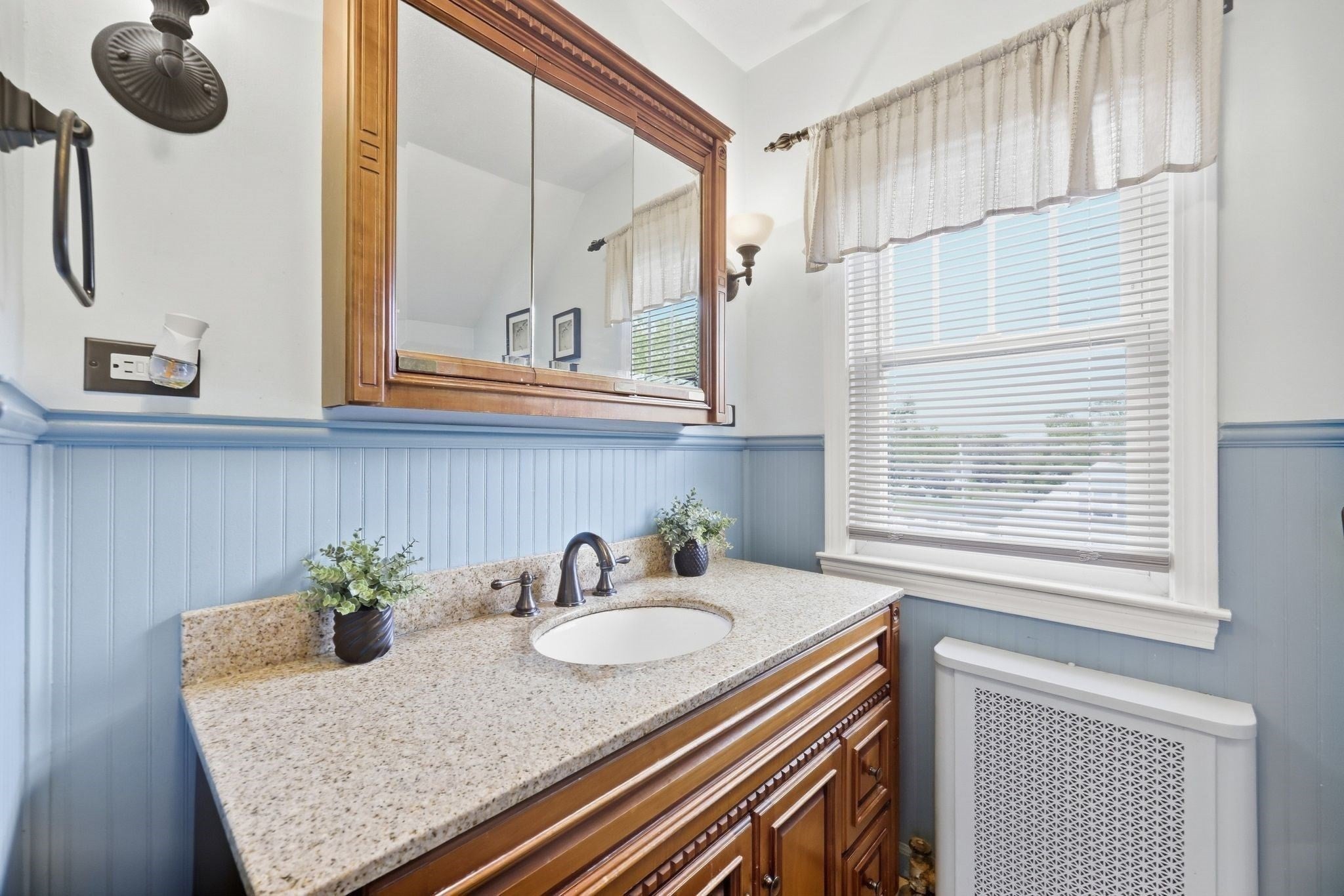 154 Ely Ave, West Springfield, MA Photo #28