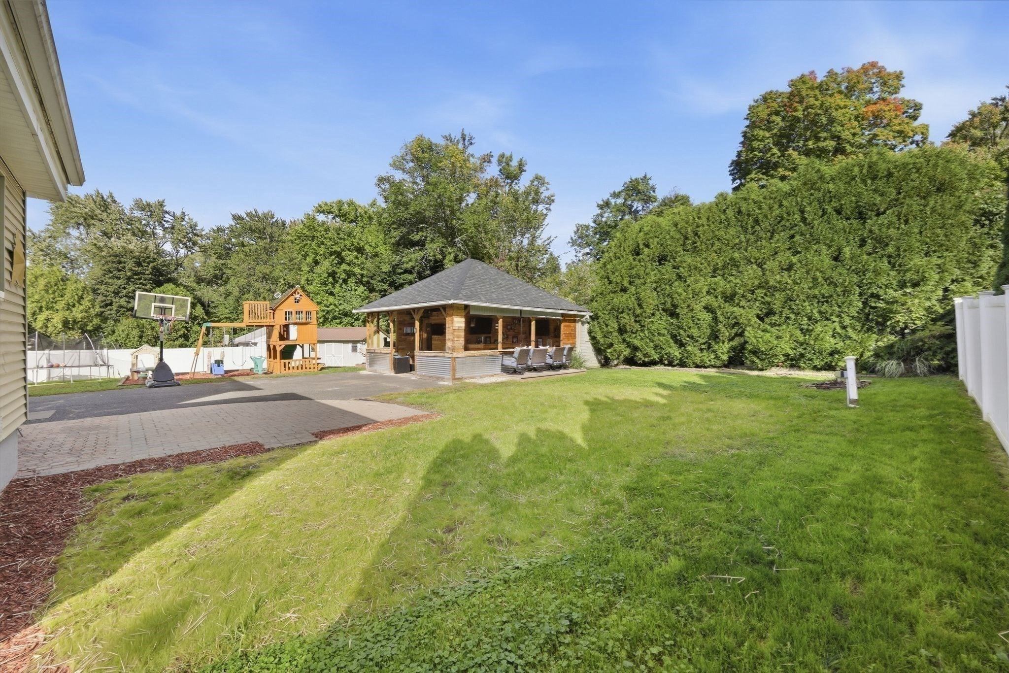 154 Ely Ave, West Springfield, MA Photo #36