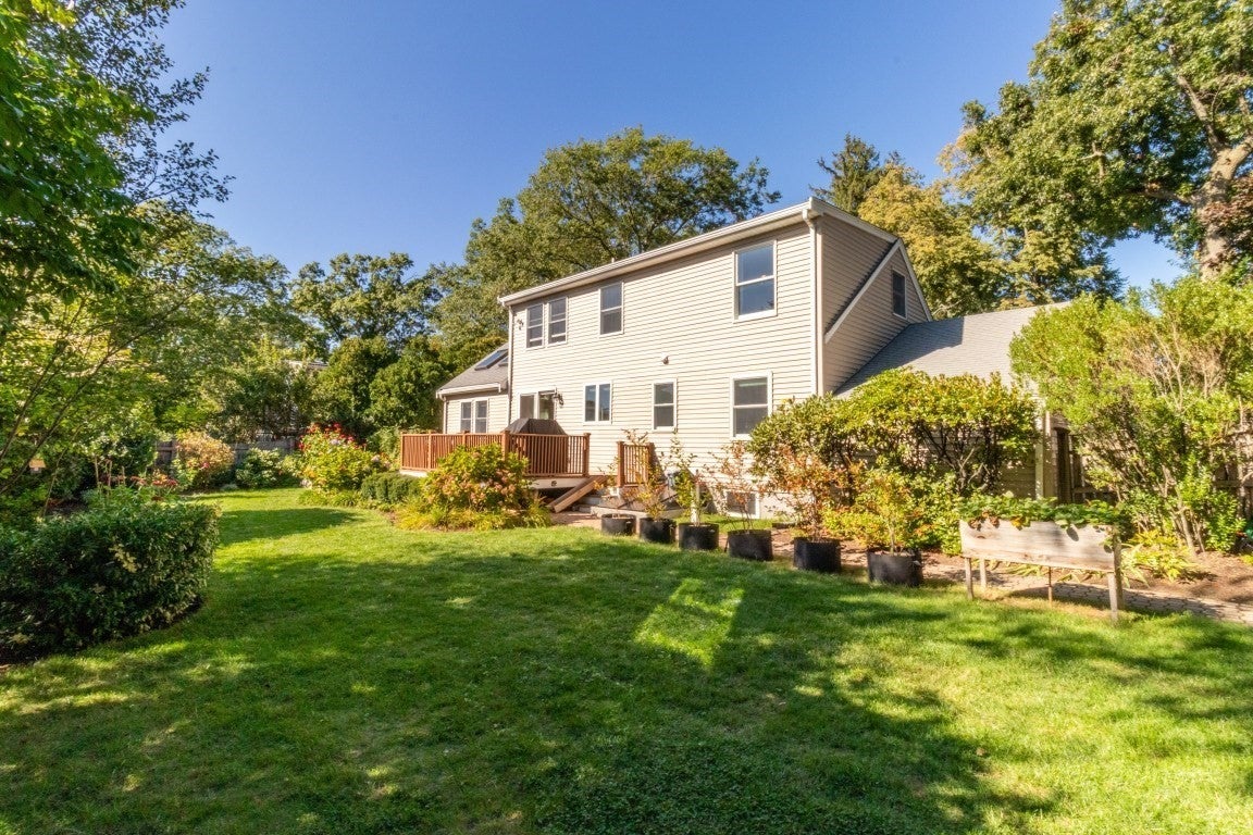 30 Colonial Avenue, Waltham, MA Photo #33