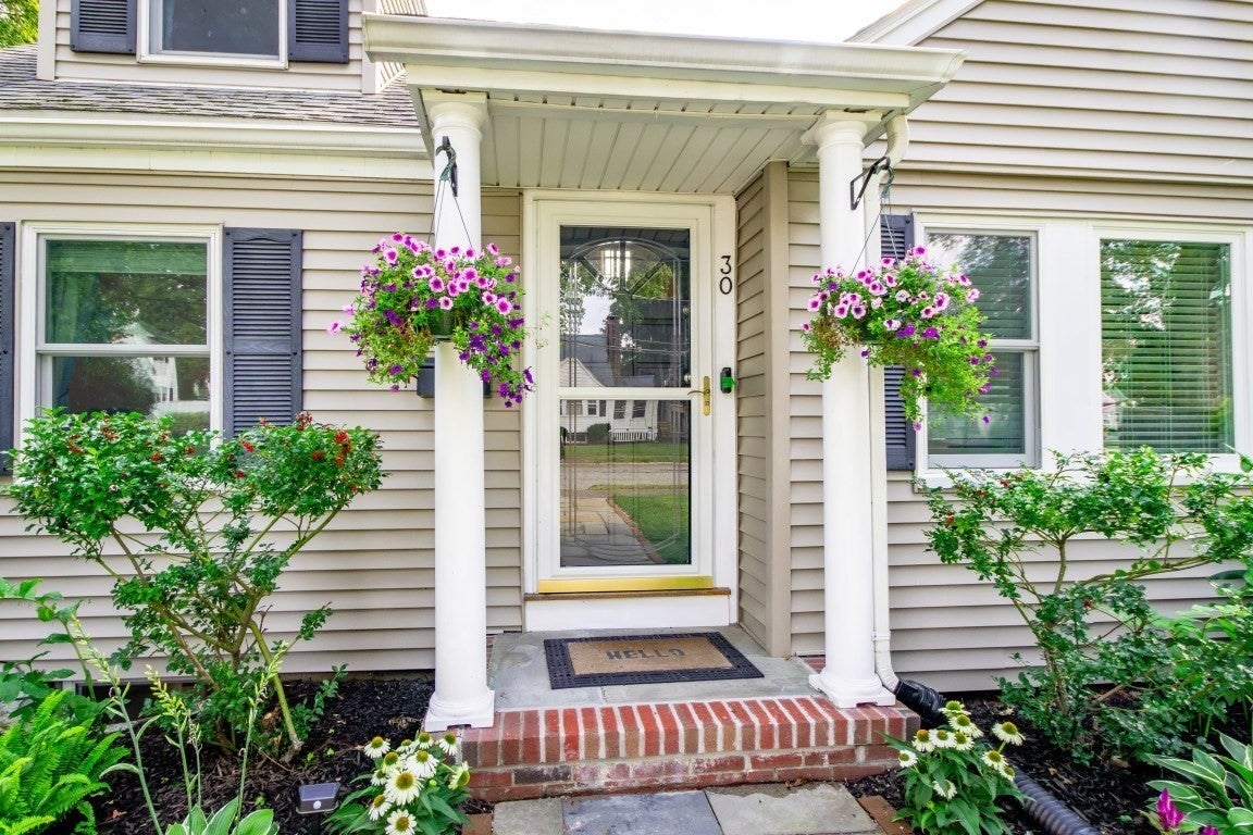 30 Colonial Avenue, Waltham, MA Photo #3