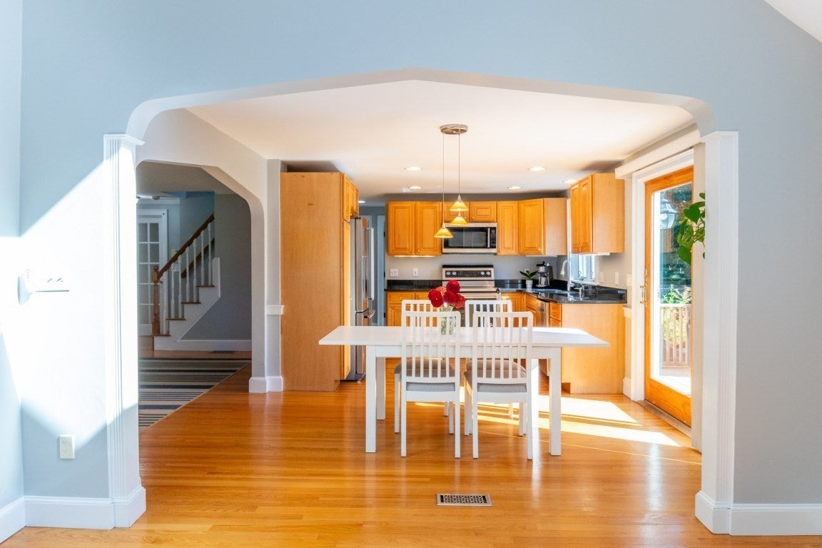 30 Colonial Avenue, Waltham, MA Photo #11