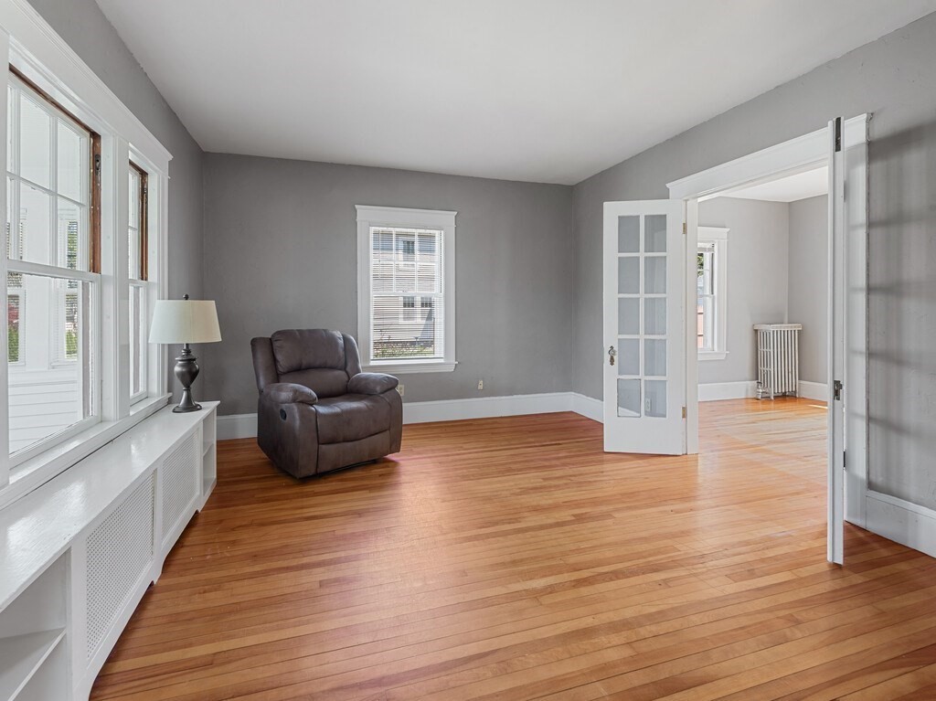 121 Pleasant St