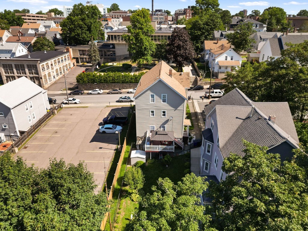 709 Maple St