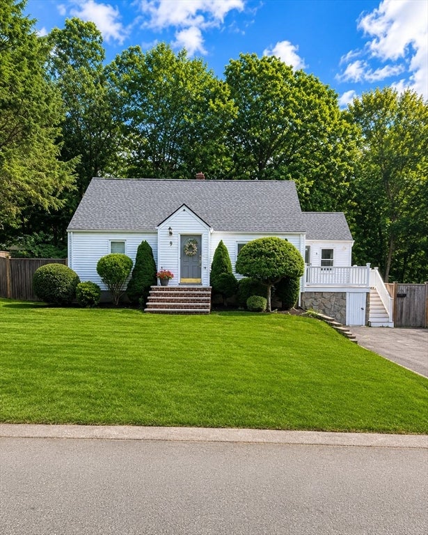Photo of 9 Guild Rd, Beverly, MA