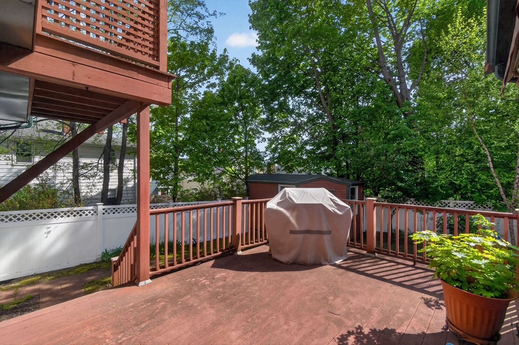 8 Hawthorne St, Watertown, MA Photo #33