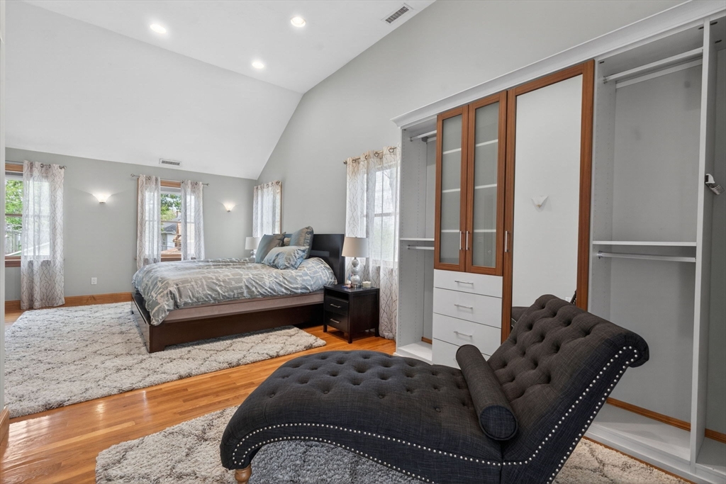 8 Hawthorne St, Watertown, MA Photo #21