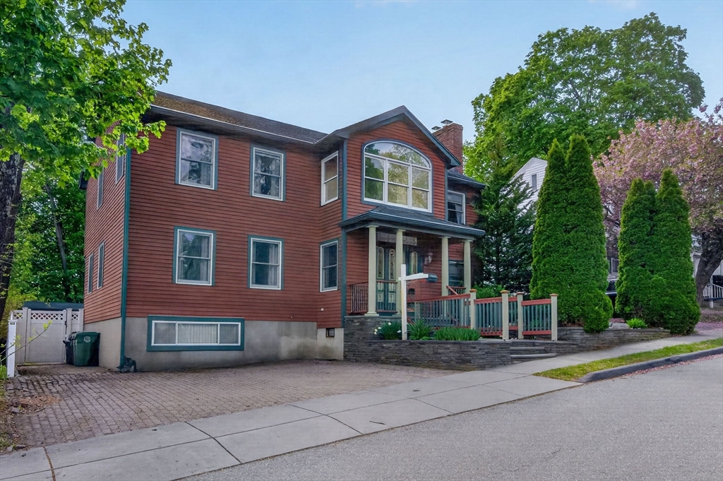 8 Hawthorne St, Watertown, MA Photo #2