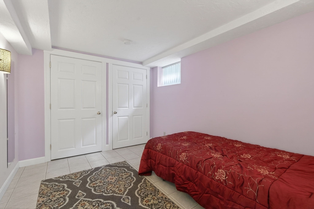 8 Hawthorne St, Watertown, MA Photo #27