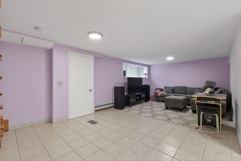 8 Hawthorne St, Watertown, MA Photo #26