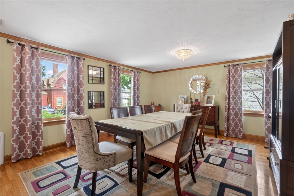 8 Hawthorne St, Watertown, MA Photo #11