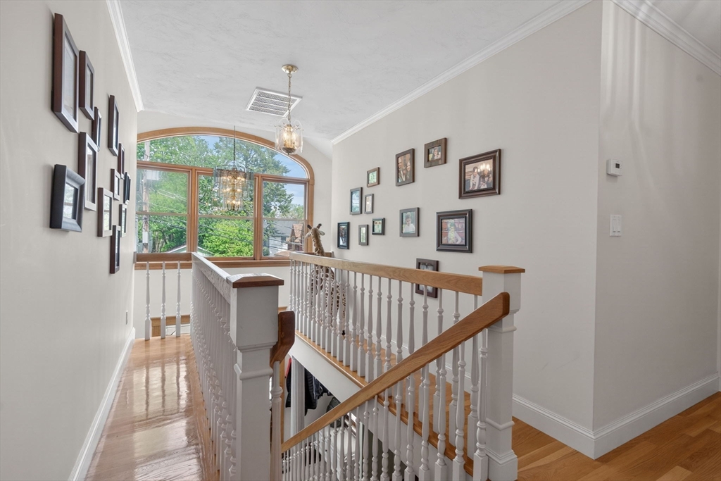 8 Hawthorne St, Watertown, MA Photo #19