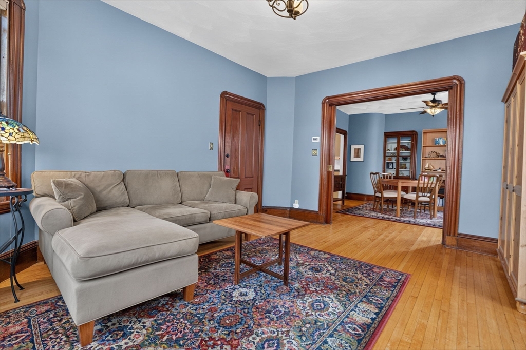 39 Burnside Ave 2