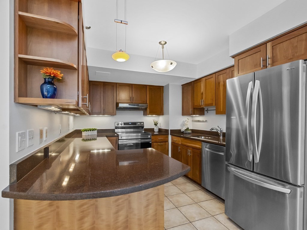 1731 Beacon 202