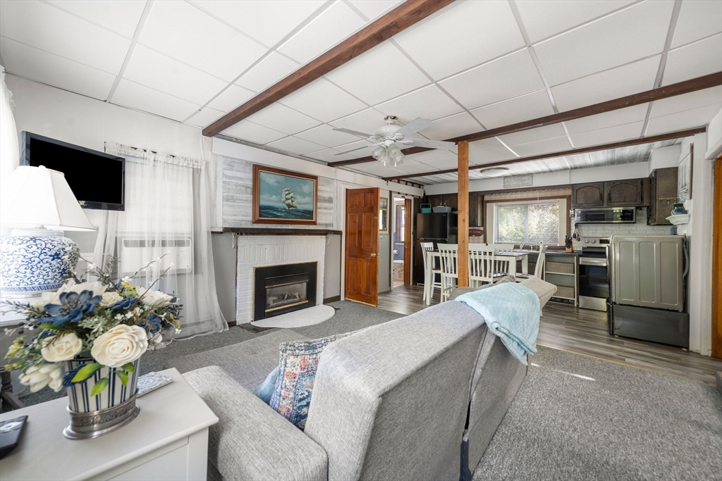 81 Constellation Rd
