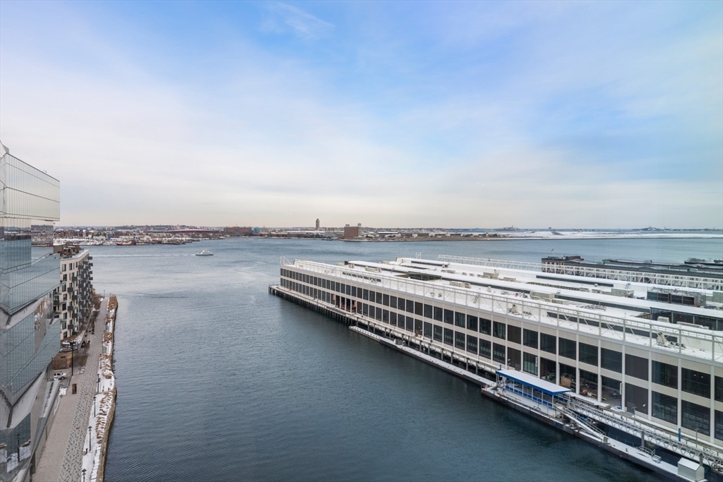 150 Seaport Boulevard 15CD