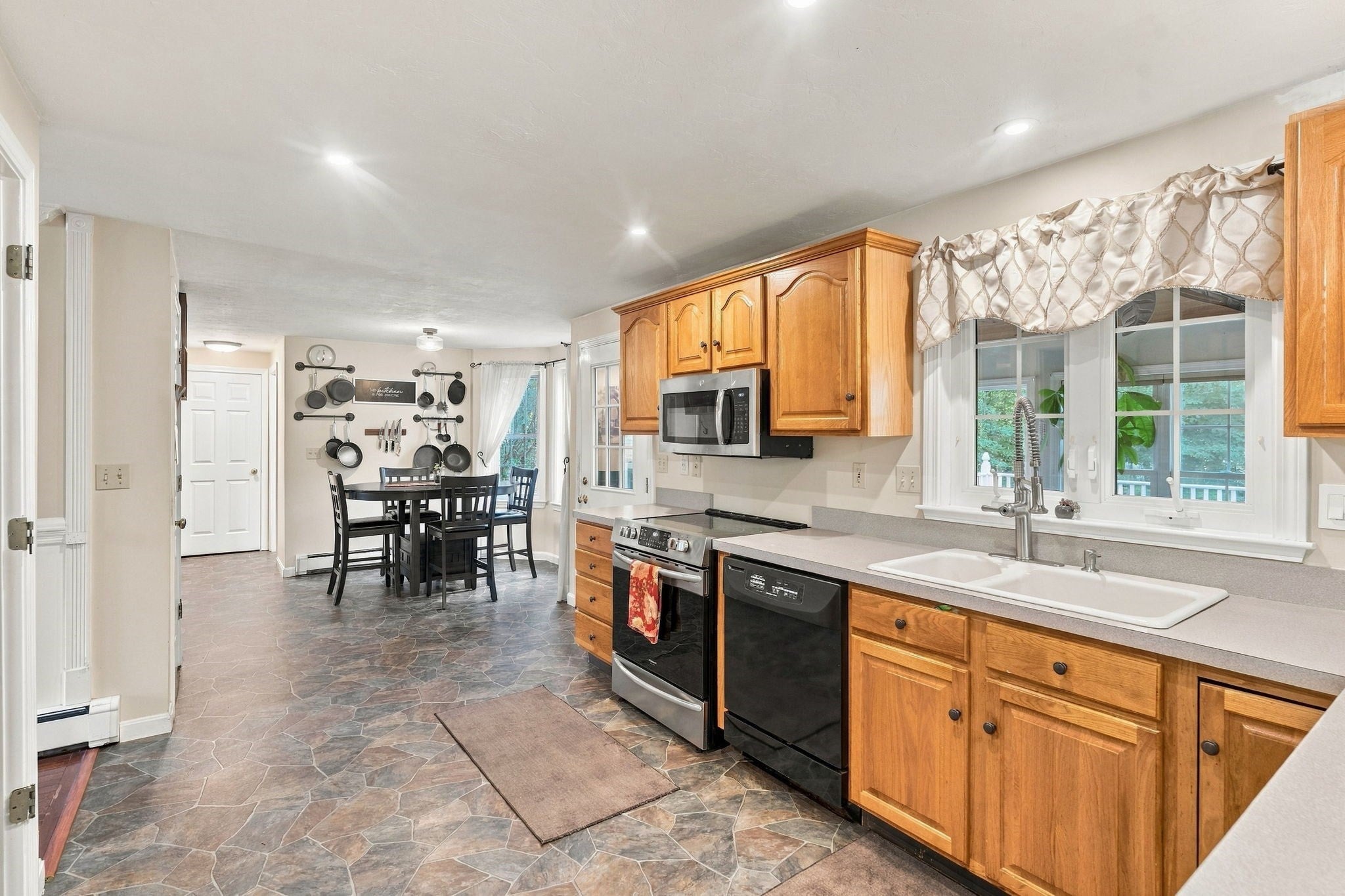 26 Sunset Dr, Douglas, MA, 26 Sunset Dr, Douglas, MA Photo #11