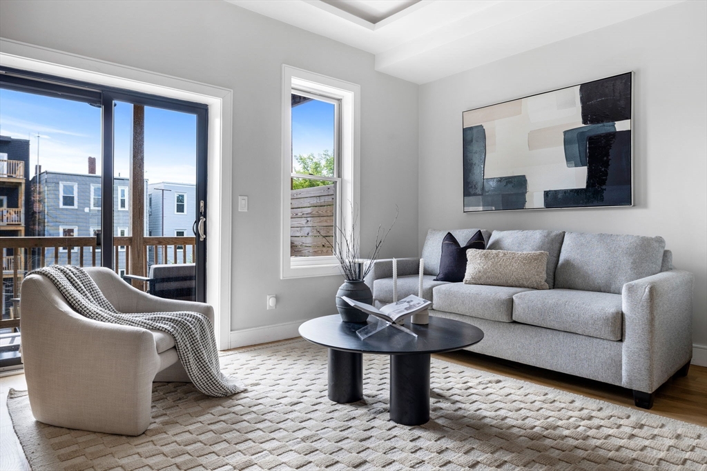 125 Saratogra Street U: 2
