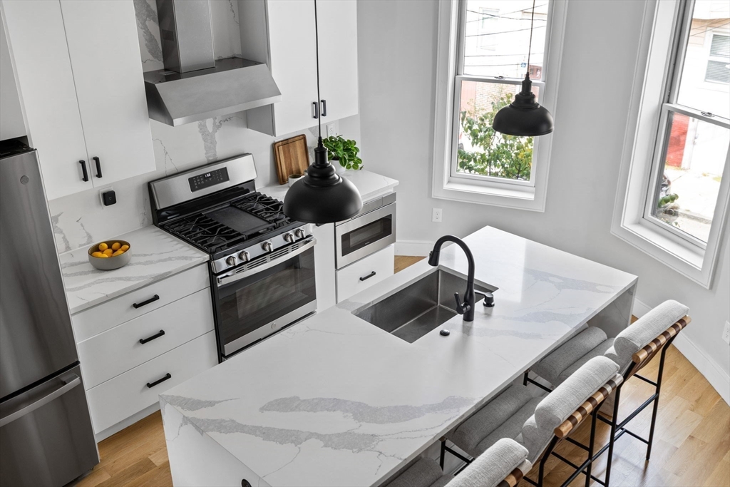125 Saratogra Street U: 2