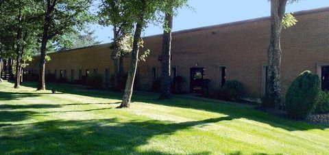 Photo of 100-106 South St, Hopkinton, MA 01748 (MLS # 73004439)