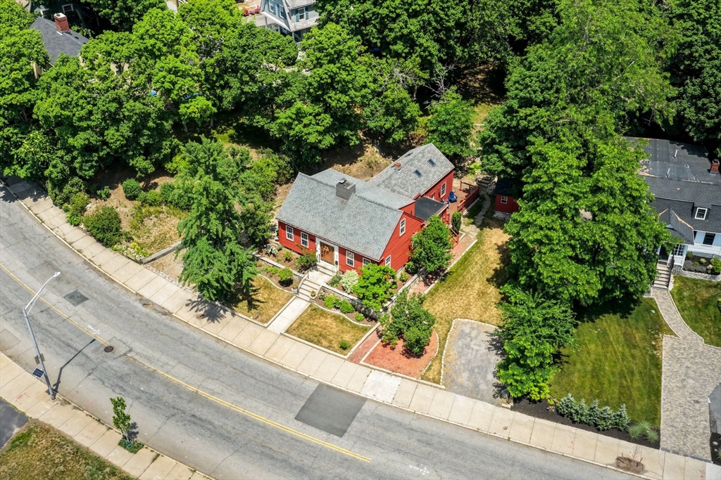 253 High St