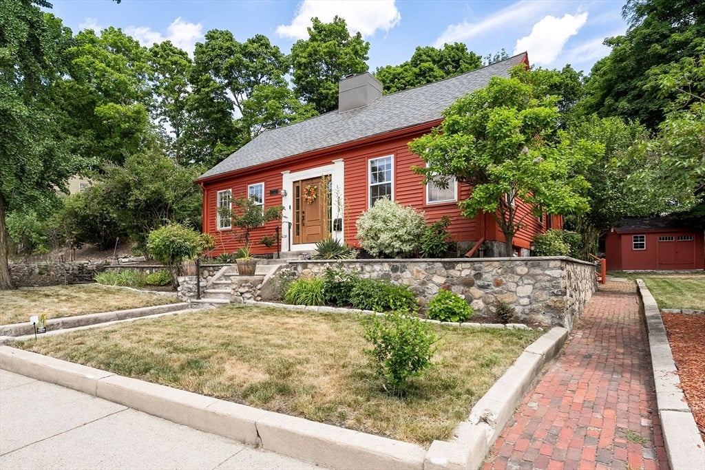 253 High St
