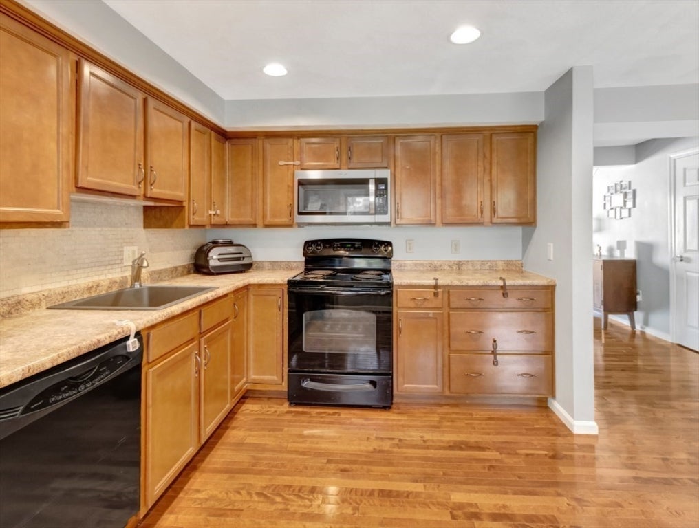 2102 Lewis O Gray Dr #2102, Saugus, MA Photo #14