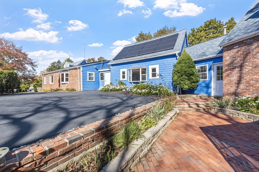 63 Cedarhill Rd